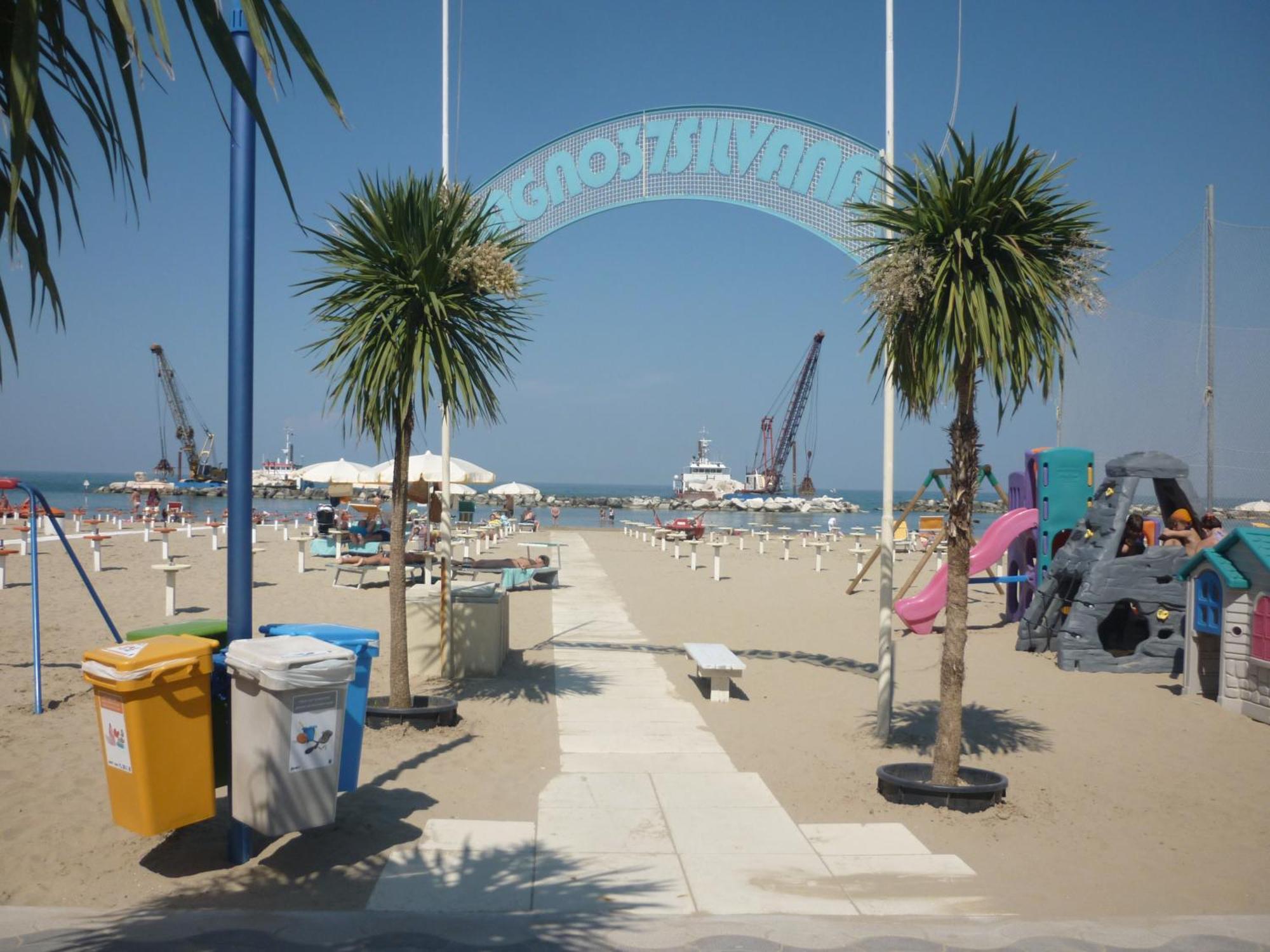 Hotel Bridge Bellaria-Igea Marina Exterior foto